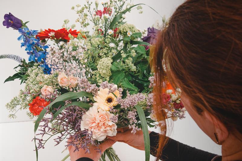 Veldboeket met zomerse kleuren