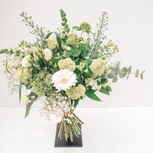 veldboeket met witte kleuren