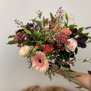 Veldboeket in pastelkleuren